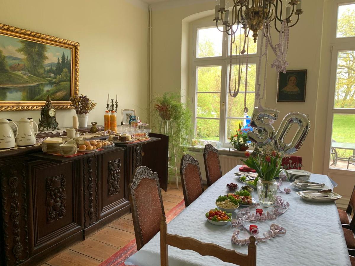 Appartamento Gutshaus Schwarzenhof Dargun Esterno foto