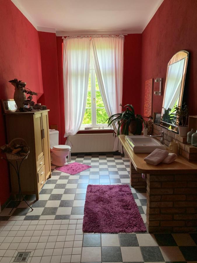 Appartamento Gutshaus Schwarzenhof Dargun Esterno foto