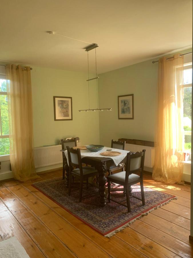 Appartamento Gutshaus Schwarzenhof Dargun Esterno foto
