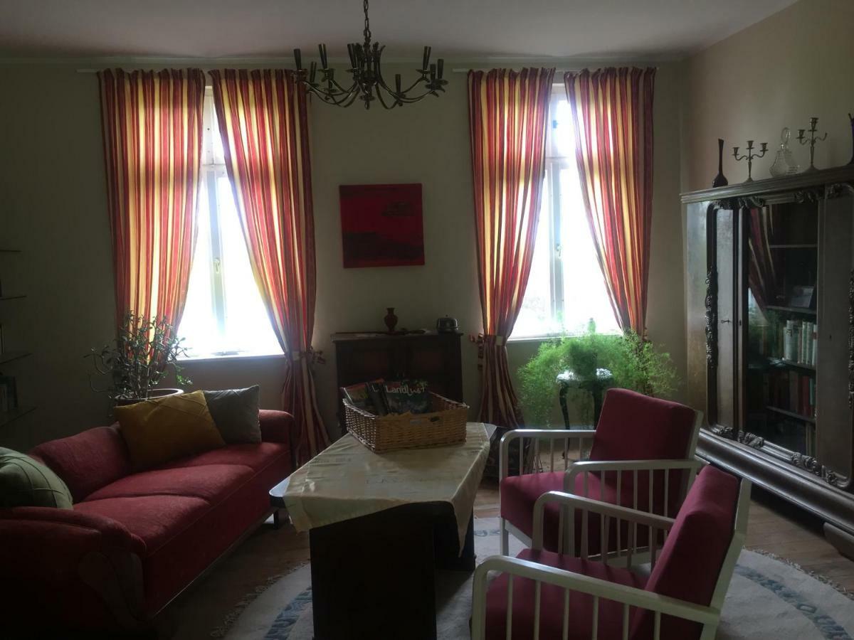 Appartamento Gutshaus Schwarzenhof Dargun Esterno foto
