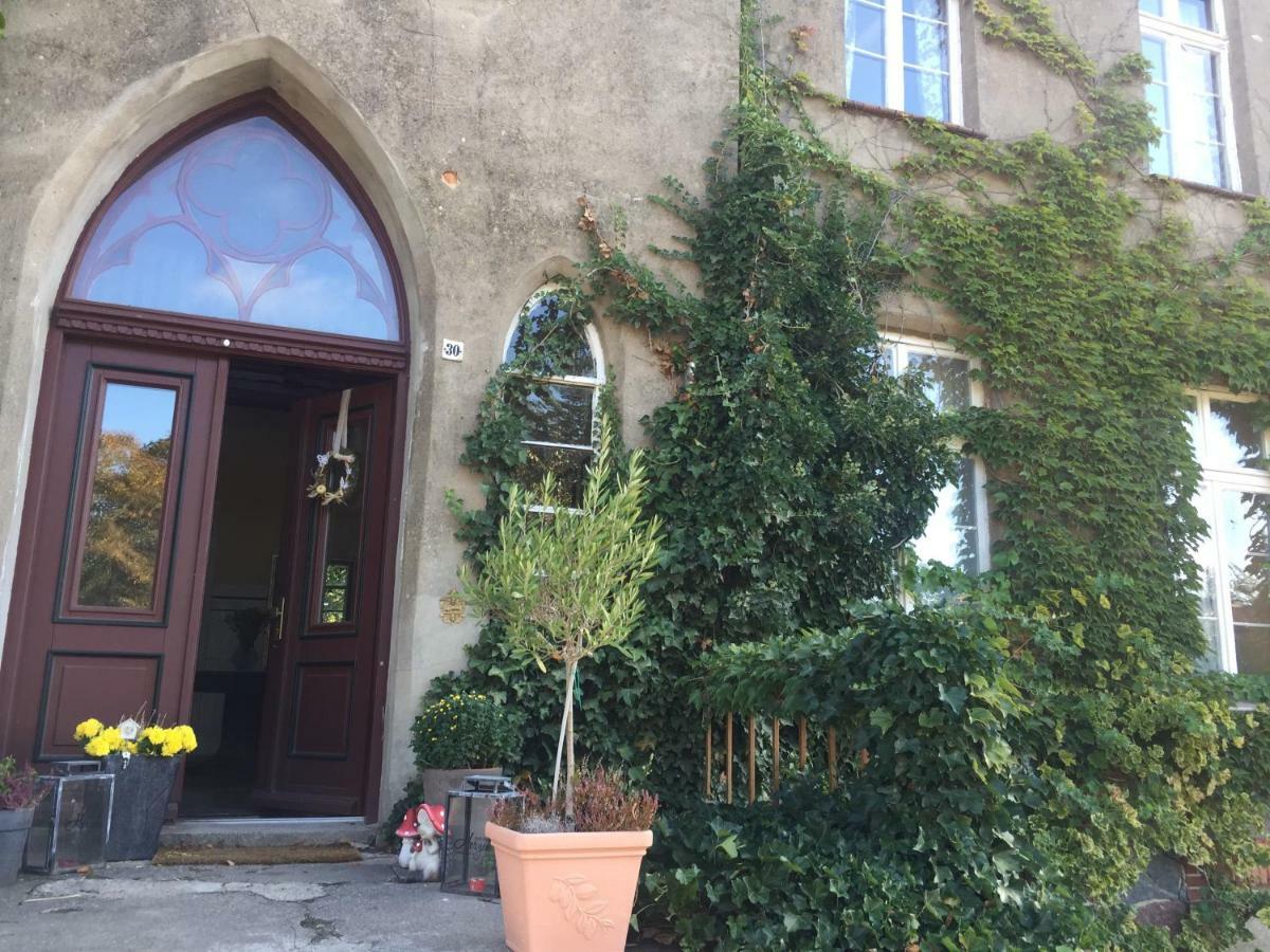 Appartamento Gutshaus Schwarzenhof Dargun Esterno foto